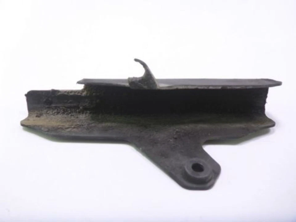 Protector de cadena Ducati Monster S4R 1000 dañado Foto 3 de 4