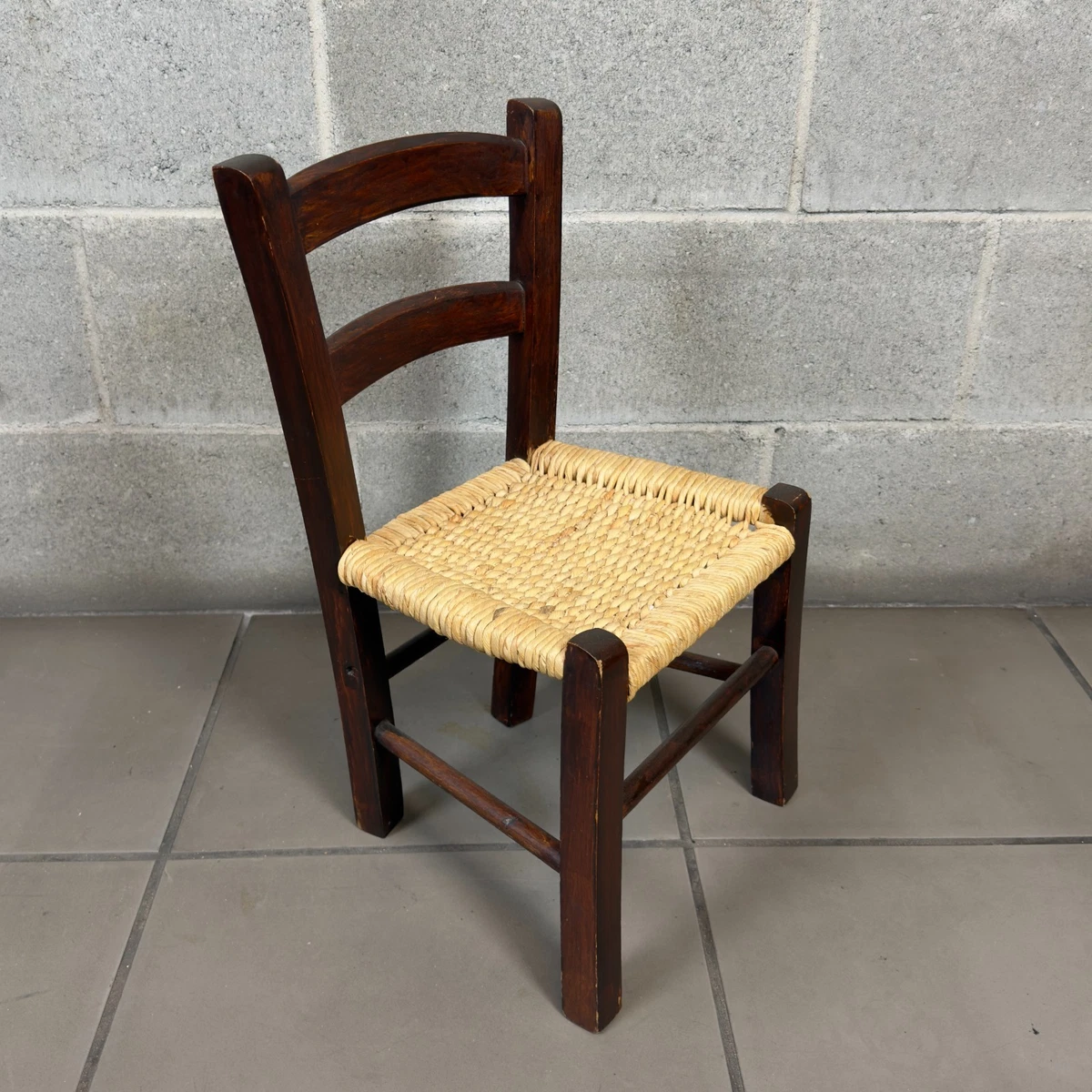 Lot 5 Chaises Anciennes Bois Paillées – Assise Paille – Style Classique Intérieur