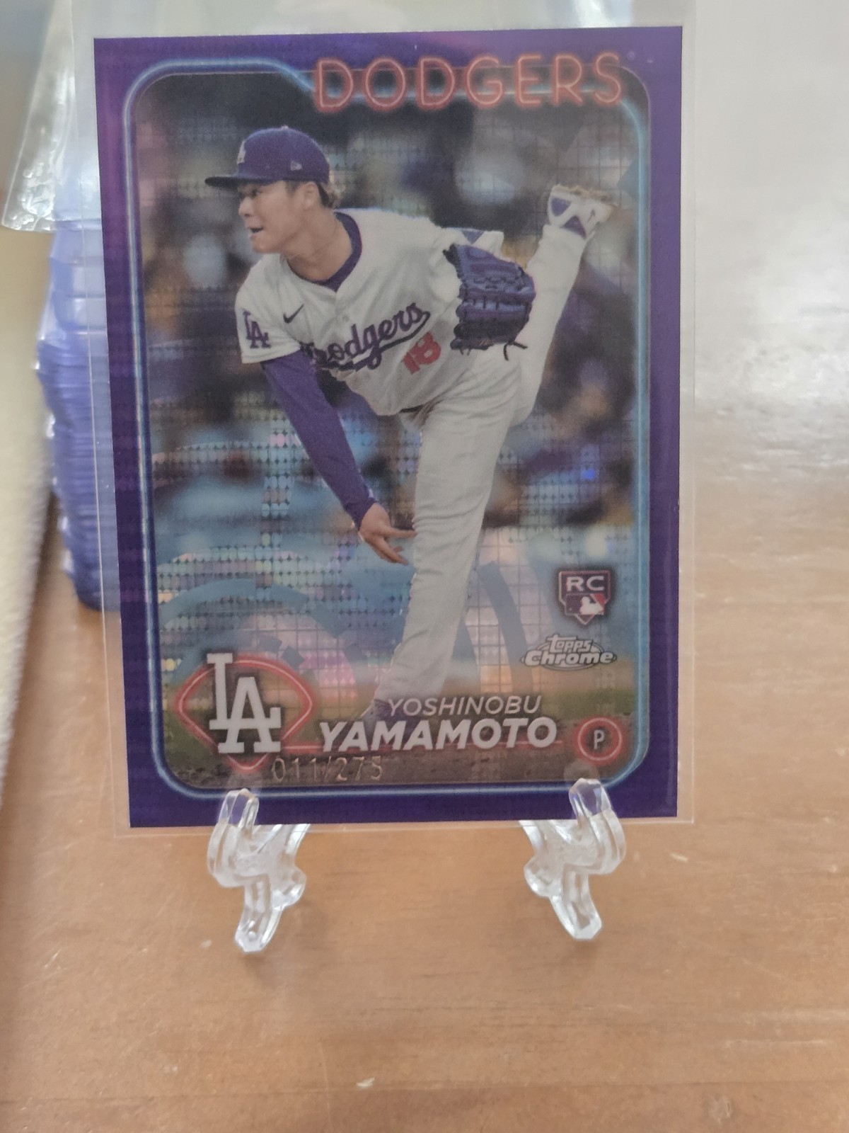 2024 Topps Chrome - Yoshinobu Yamamoto #18 Purple Sonar Refractor /275 (RC)