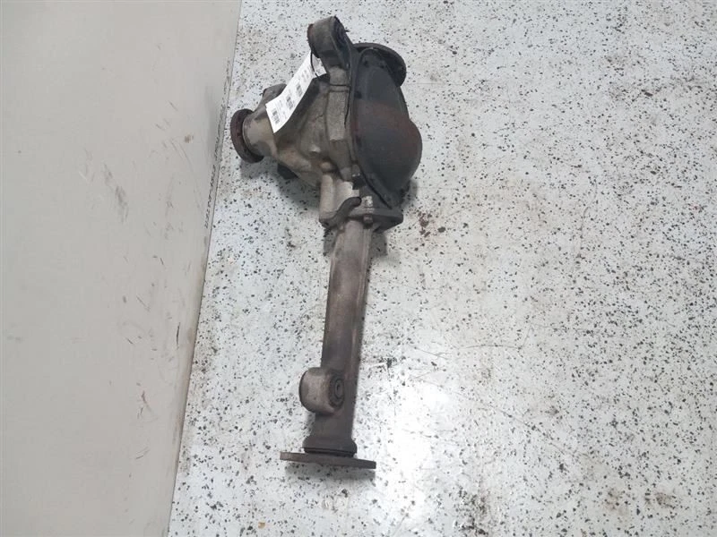 Ford Expedition 2003-2006 montaje de portador diferencial delantero Foto 2 de 4