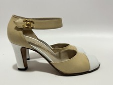 Vtg CHANEL BEIGE GOLD CC LOGO TURN LOCK HEELS 35