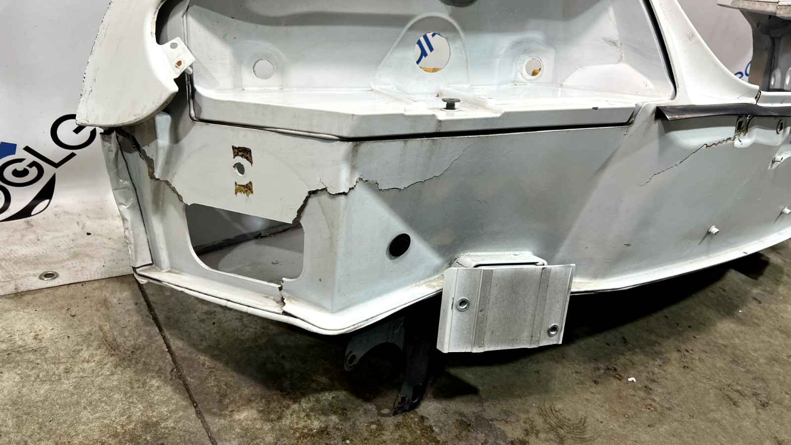 BODY REAR END - REAR PANEL  Aston Martin Vantage V8 2011 OEM