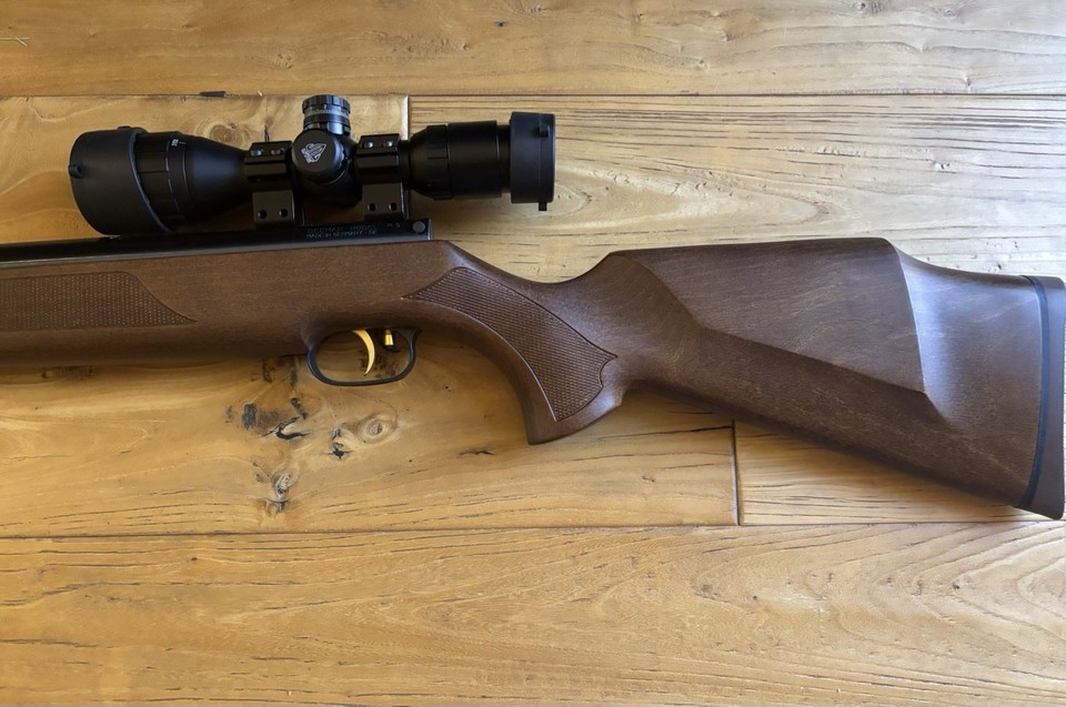 Beeman R9 .177 Caliber With UTG Scope, Excellent Condition | eBay
