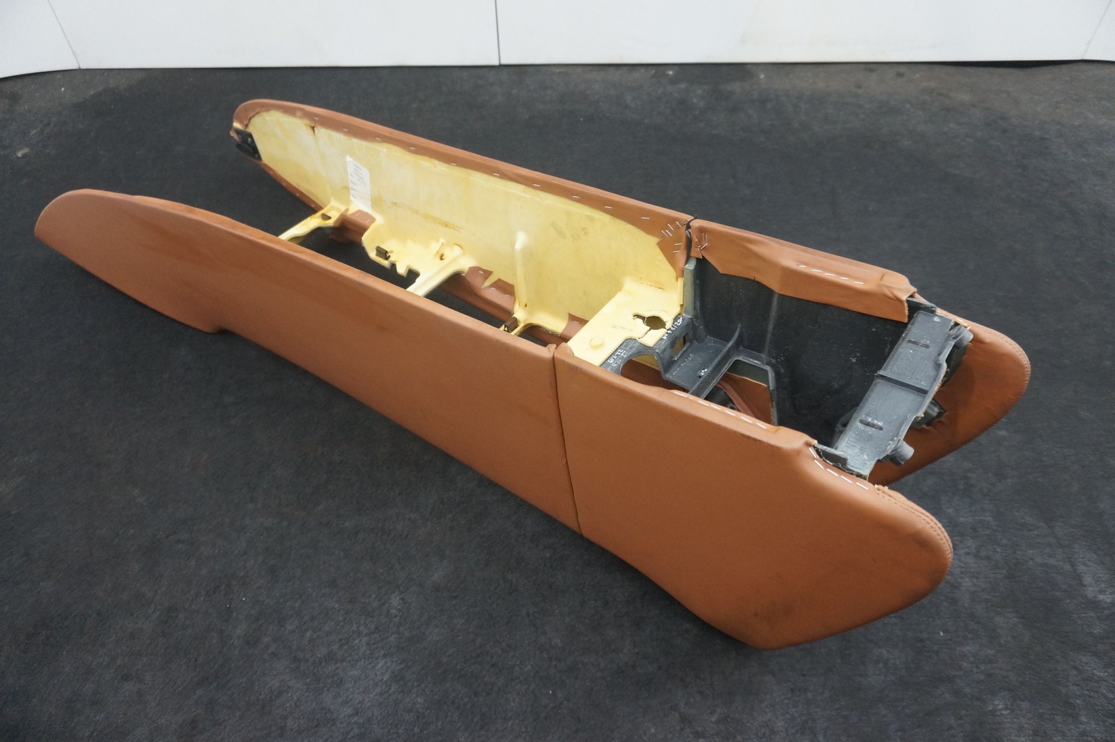 Front Center Console Carrier 3W0863305D Bentley Continental Flying Spur D1 03-12