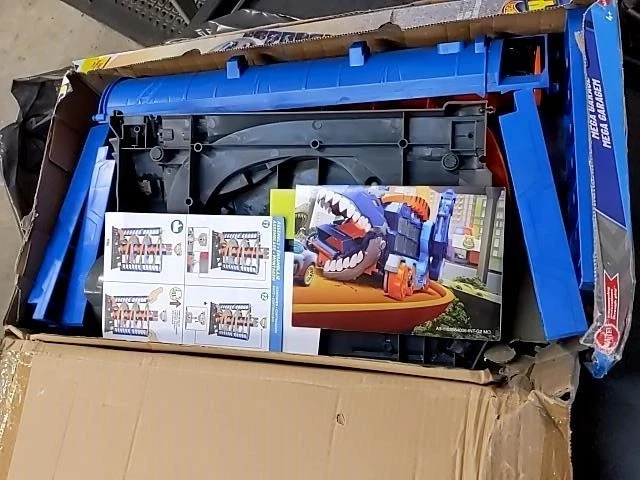 Mattel GTT95 ?Hot Wheels City Mega Garage Playset - Image 4 of 4