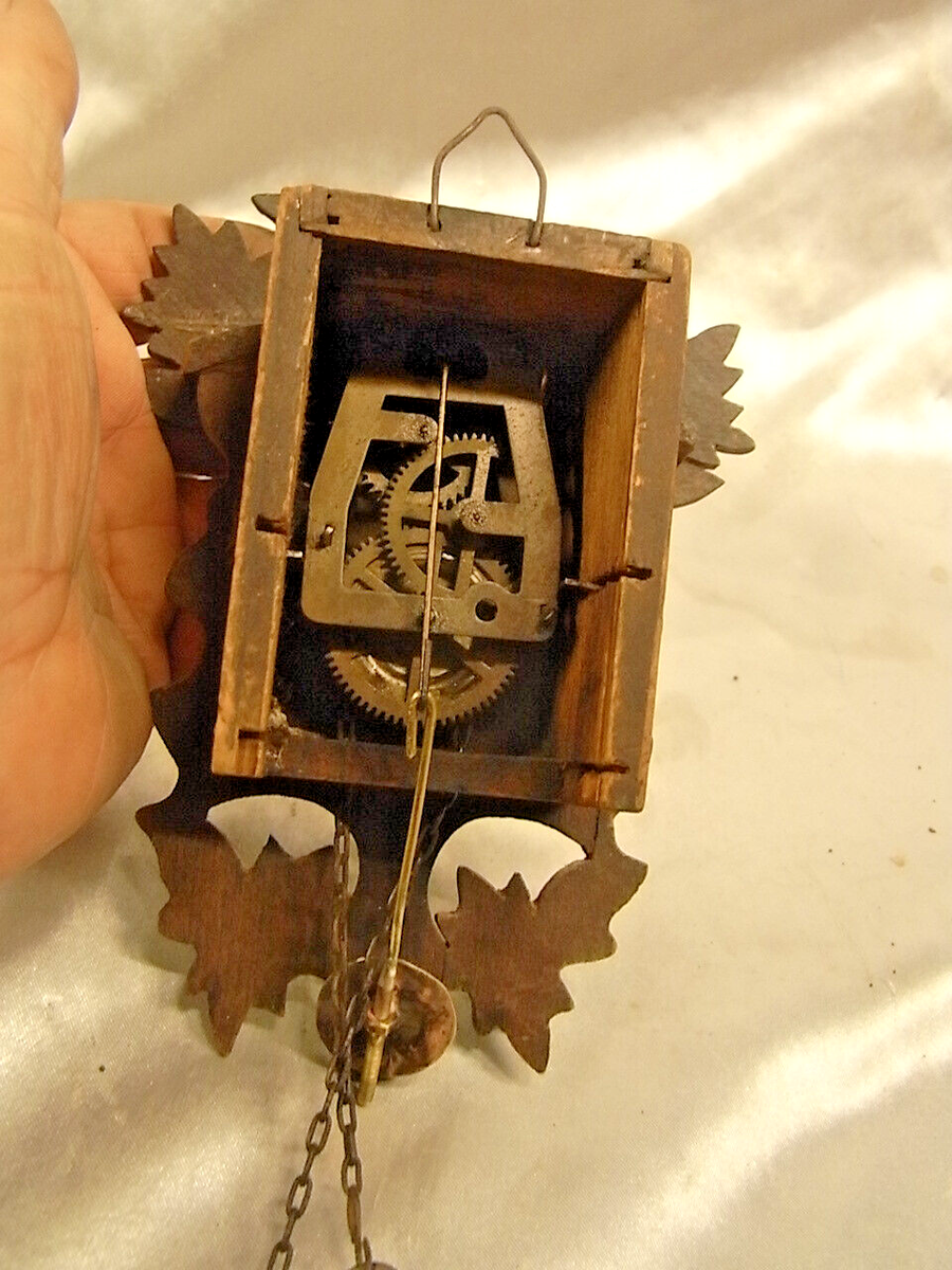 Pendulette en miniature de la Forêt Noire maison de la Forêt-No.. TU