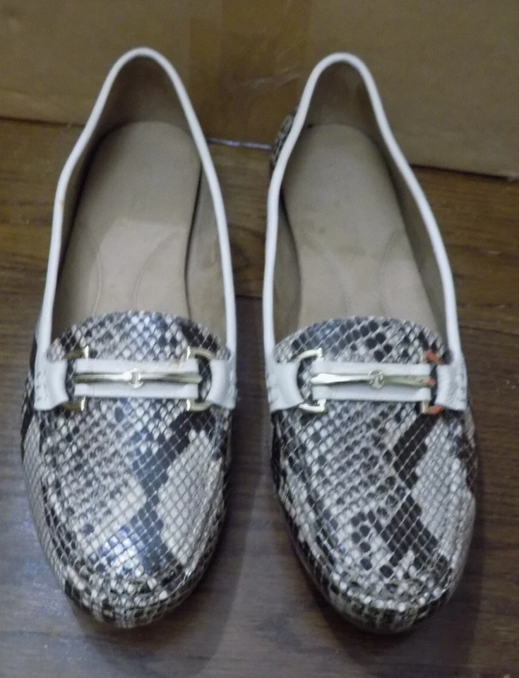 Mocasines Drive Along elegantes beige marrón serpiente marfil recorte caballo broca 11 Foto 2 de 4