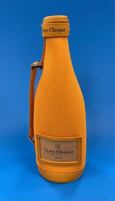 Veuve Clicquot “Toronto” Destination Arrow Tin Case With Bonus