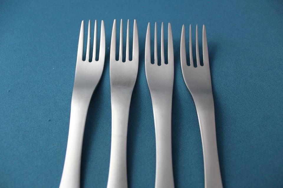 4 tenedores de ensalada Robert Welch PÉNDULO acero inoxidable satinado NUEVO 6 3/4" Foto 3 de 4