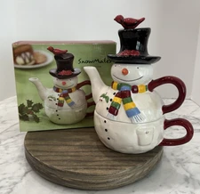 Oneida SnowMates "Tea for One" Hand Painted Earthenware Teapot & Cup - NEW (Box)