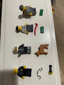 Lego City set #7279 Police Minifigure Collection 100% complete! 