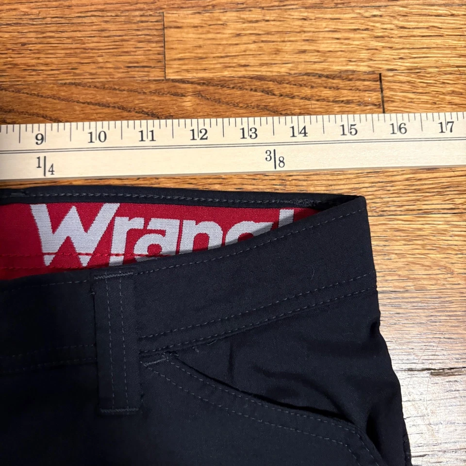 Wrangler Mens Size 30x30 Black Nylon Spandex Blend Cargo Pants Outdoor Work - Image 3 of 4