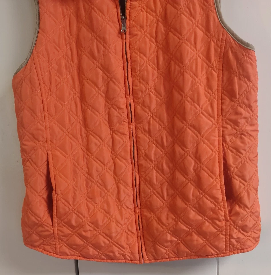 Peach And Khaki Sz M Quilted Reversible Vest Cinched Back Pockets Croft & Barrow - Image 2 of 4