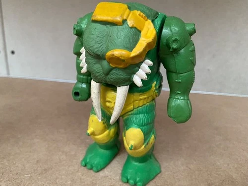 Transformers G1 Yugo yugoslavian Longtooth pretender figure bootleg KO