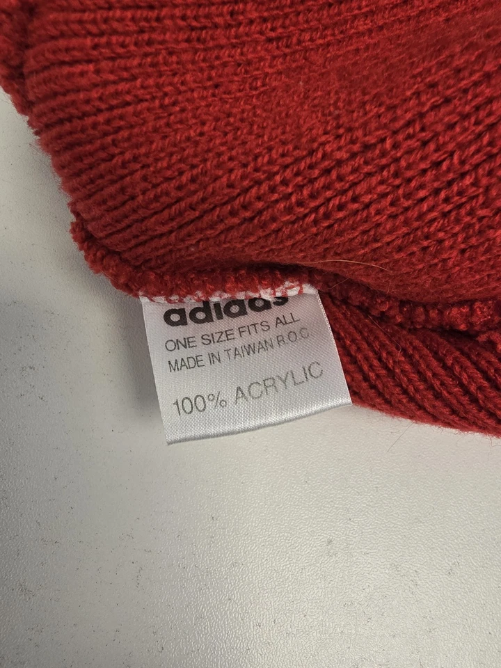 Gorro de acrílico con logotipo de fútbol americano Adidas de colección de los años 90 rojo/negro OSFA Foto 4 de 4