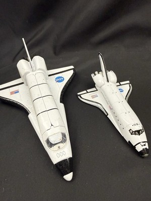 VTG Space Shuttle Endeavour Diecast Toy Lot 8  & 6  NASA Orbiter Pair