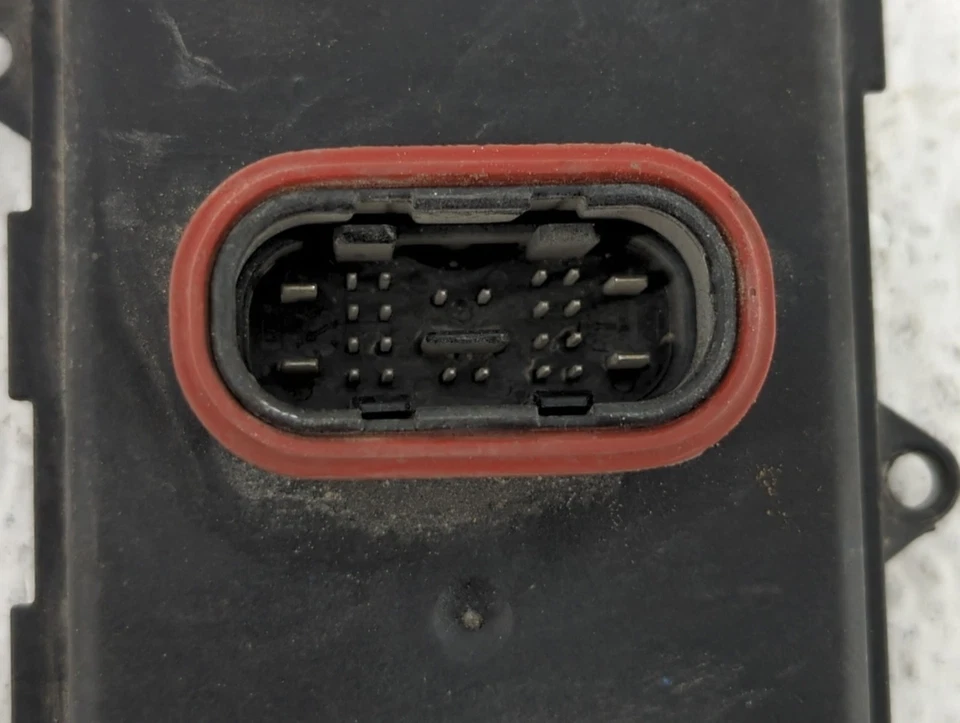 Volkswagen Touareg 2016 faro lastre luz principal T2LMQ Foto 2 de 4