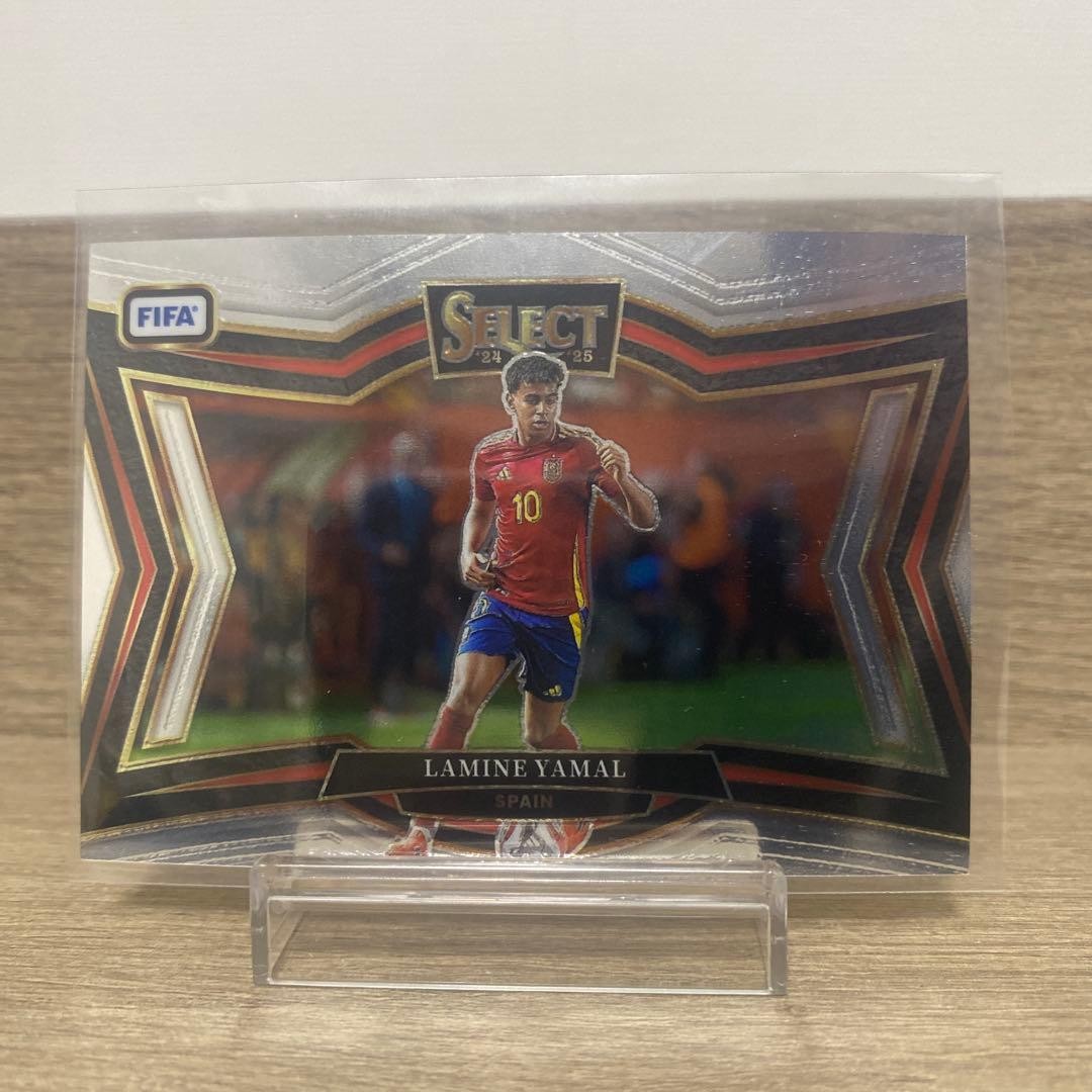 2024-25 Panini Select Fifa - Field Level Lamine Yamal #221 for