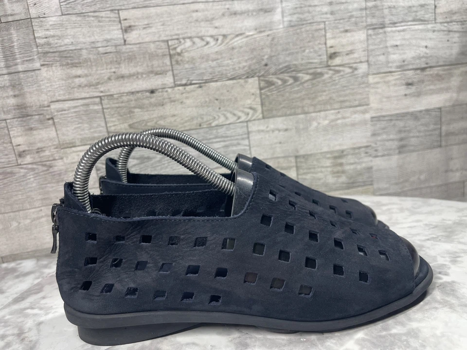 Zapatos planos Arche LN para mujer 7M negros azules nobuck corte láser sin cordones punta abierta Foto 3 de 4