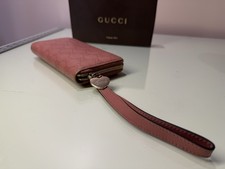 GUCCI Guccissima Zip Around PINK Leather Gold HEART Charm WRISTLET Wallet w/BOX