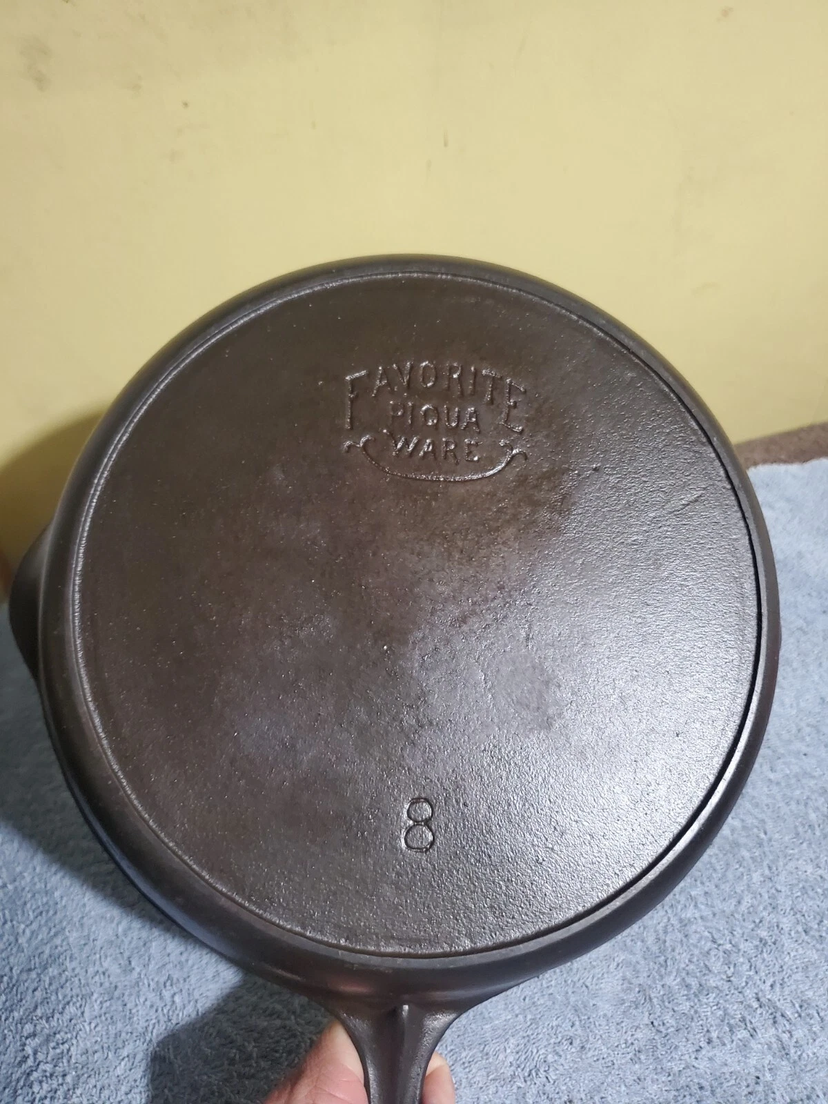 Favorite Piqua Ware #8 Cast Iron Skillet Smiley Face Logo