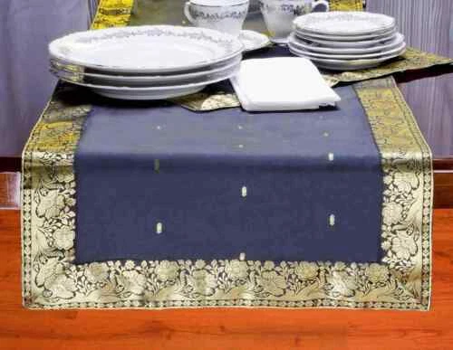 Centritavola a striscia nera