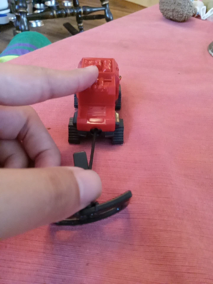 Camión de bomberos Matchbox Red Forest 2013 coche Burger King juguete de comida para niños Foto 2 de 4