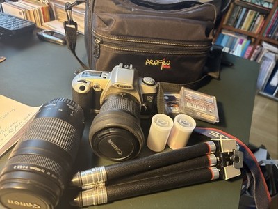 Canon EOS 500 Spiegelreflexkamera Mit CANON. 28-80 und 75- 300 Sowie Zubehör