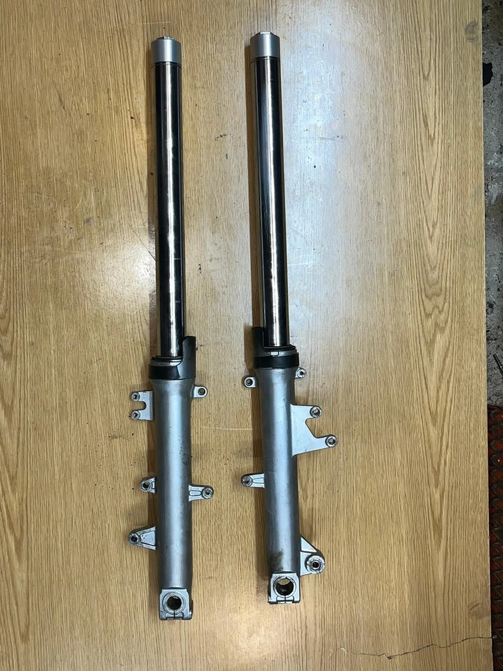 Horquillas delanteras honda cbr 1100 xx super blackbird 1999 Foto 2 de 4