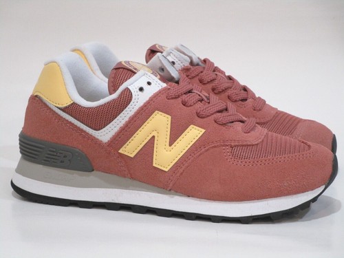 New Balance Women's 574 V2 Classic Sneaker Shoes, 6 B(Medium) US - Picture 2 of 7