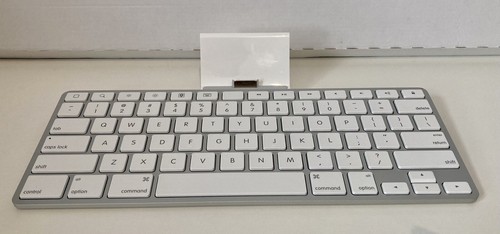 Apple iPad Keyboard Dock A1359 MC533LL/B for 1st 2nd 3rd Generation iPads 30 Pin - Picture 2 of 5