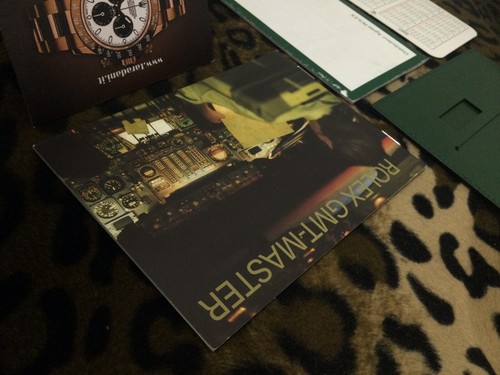 11 2006 ENG ROLEX SET (2X BOOKLET, PAPER HOLDER, CALENDAR) GMT 16710 STICK 16713 - Picture 5 of 17