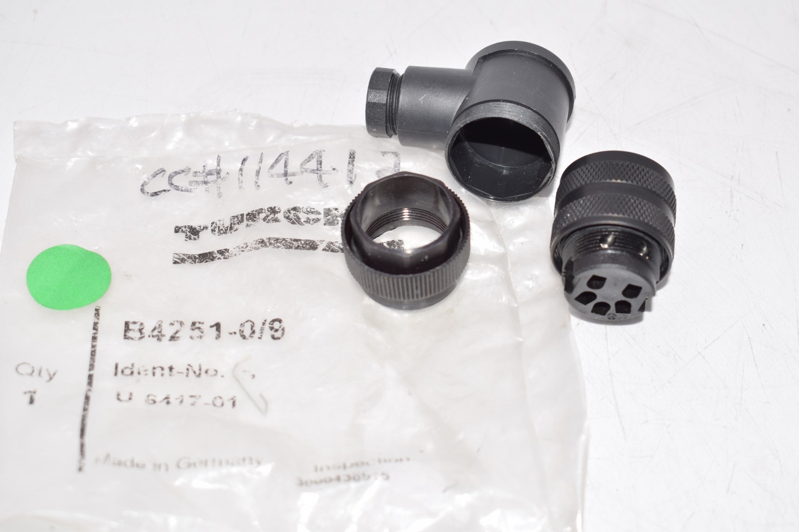 NEW TURCK B4251-0/9 Connector