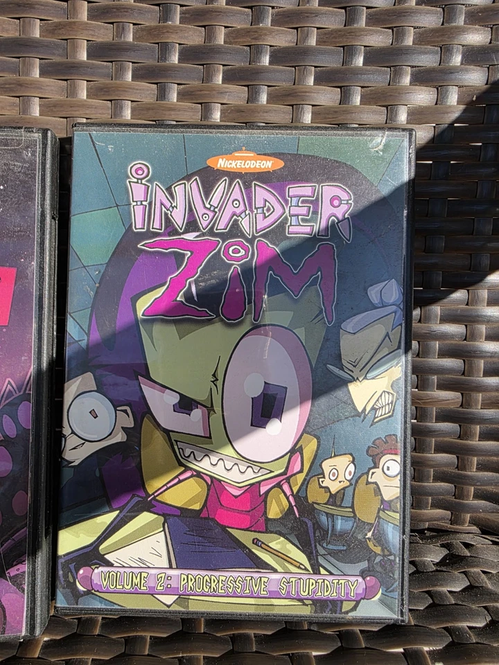 Invader Zim: Complete Invasion Volume 1 & 2 DVD 4 Disc Box Set INCLUDES GUIDES  - Image 4 of 4
