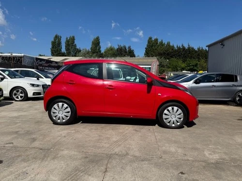2015 Toyota AYGO 1.0 VVT-i x-play Hatchback 5dr Petrol Manual Euro 5 Euro 5 (68  - Picture 4 of 18
