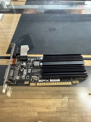 GPU XFX Radeon R5 220A 650M 1 GB Core DVI VGA HDMI PCI E 3.0 Graphics Card