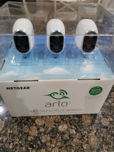 ARLO Smart Home by NETGEAR - 3 Camera HD Security Camera Kit., WiFi. NEW - Picture 1 of 6
