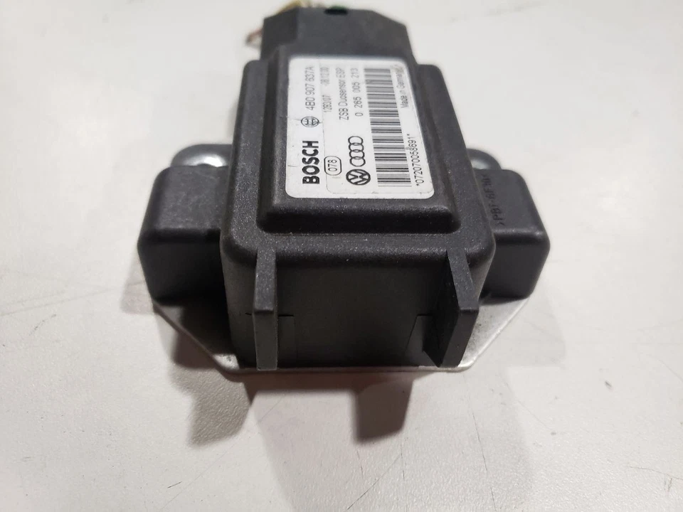 Sensor de control de velocidad YAW - 2001 Audi S4 manual - OEM 4B0907637A Foto 3 de 4