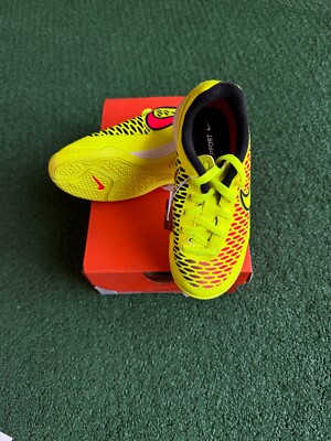 Nike Jr Magista Onda IC Kids' Soccer Shoe Volt
