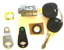 GM Chevy GMC OEM Single Door Lock Key Cylinder Chrome 2 GM Logo Keys 7001071 