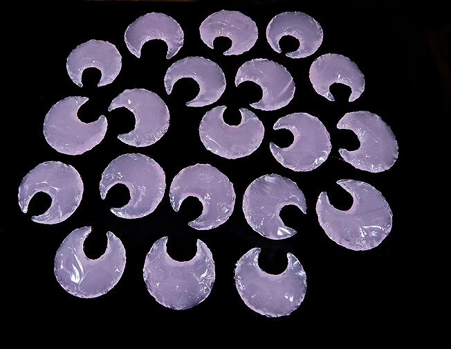 Rose Quartz Crescent Moon Healing Stone metaphysical Glass Quartz Carving Ia657 - Image 4 of 4