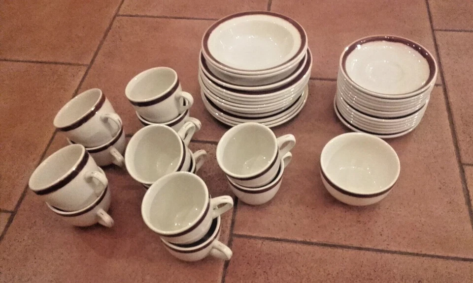 Sampson Bridgwood, Plates, Bowls, Sugar Bowl & Cups & saucers, 40 Pcs. - Image 2 of 4