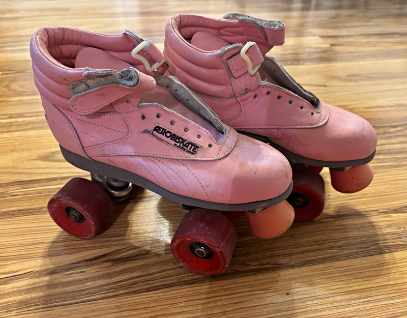 Riedell Aerobiskate Pink Quad Roller Skates with Red Wheels Women's