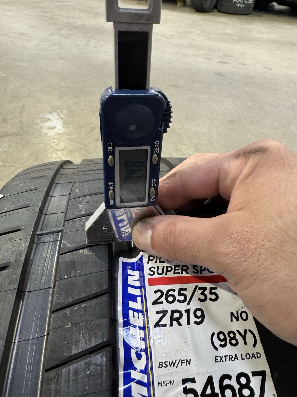 Porsche Carrera GT Tires