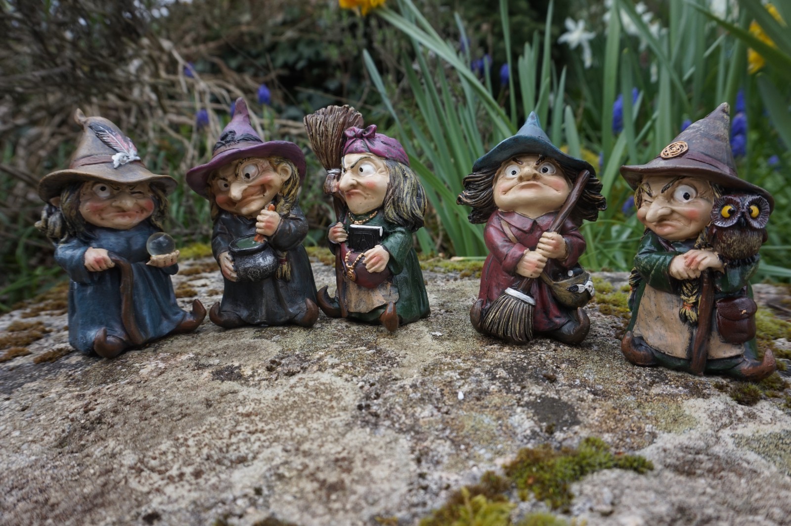 Magie et sorcellerie figurines Halloween pour déco gothique