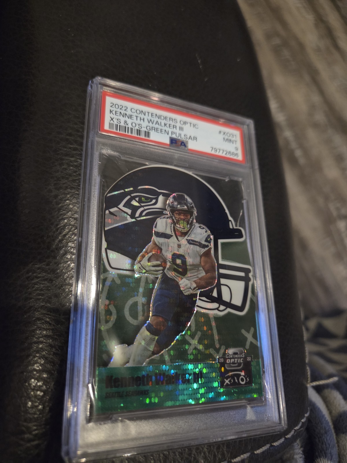 Kenneth Walker III Panini Contenders Optic X's & O's #XO31 Green Pulsar