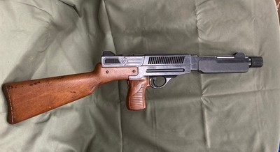 1983 Edison Giocattoli Matic 45 Toy Cap Gun Assault rifle 00365-1