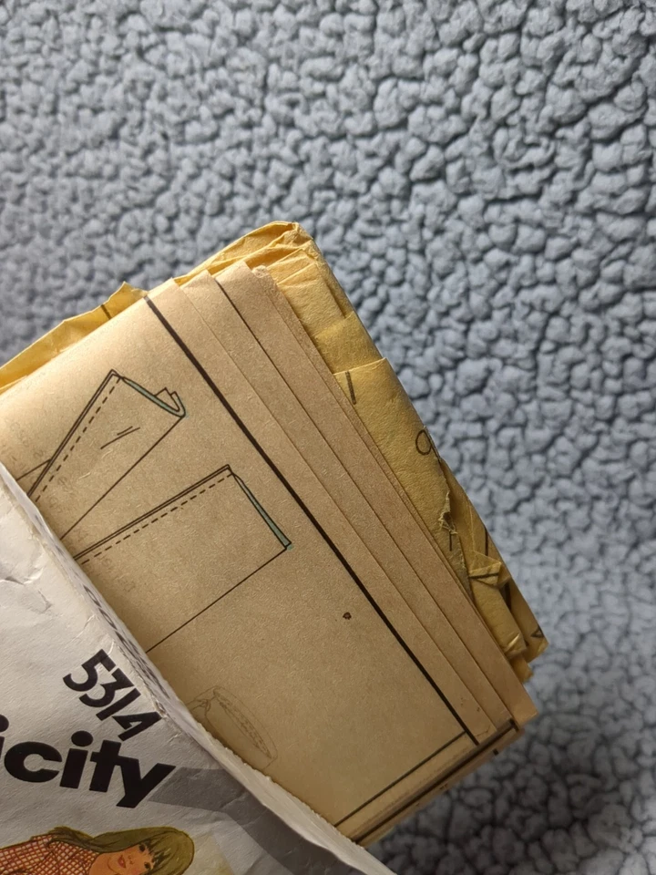 Simplicity Pattern #5314 - Girl's Leg Pants, Knickers Bermudas, Culottes & Skirt - Image 4 of 4