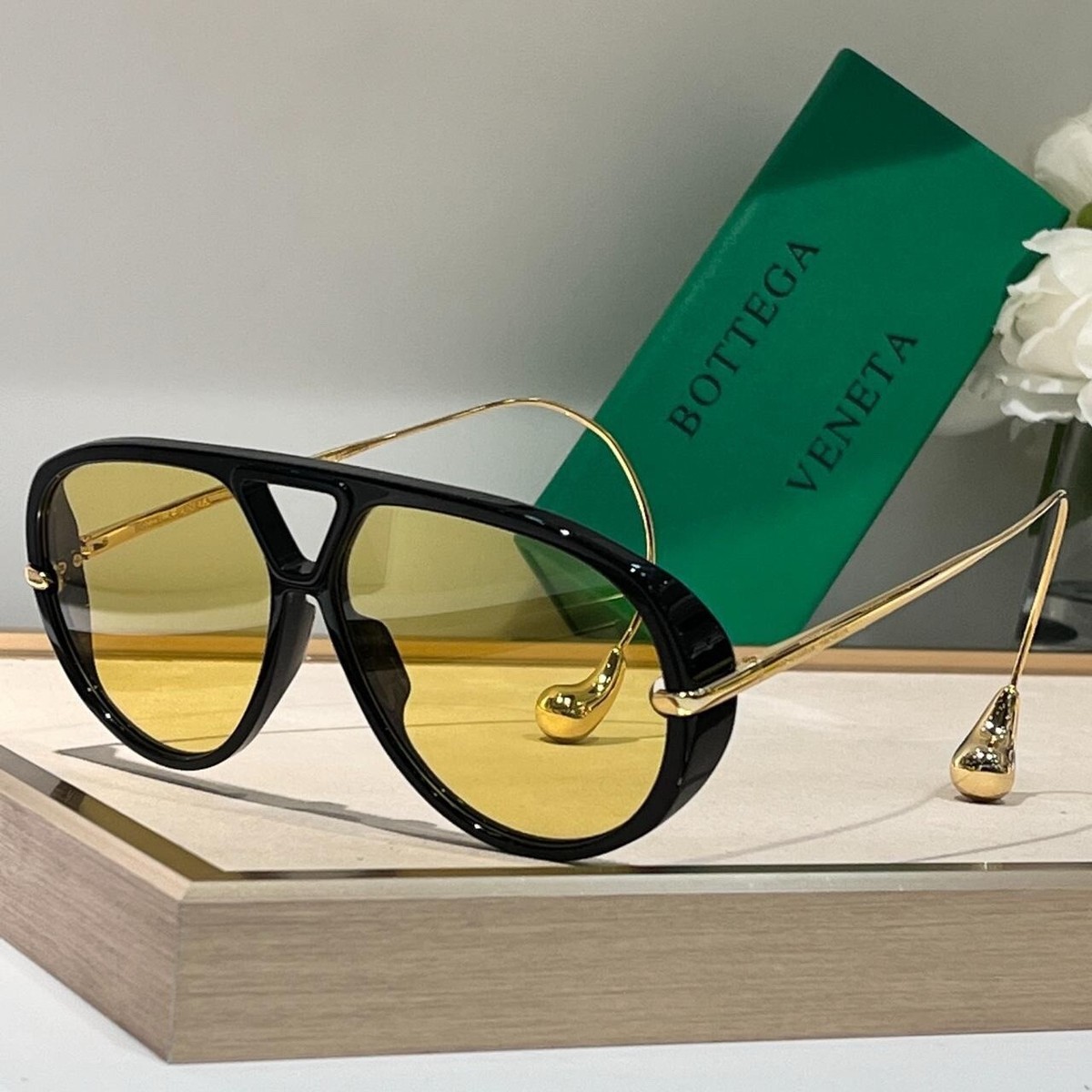 BOTTEGA VENETA BV 1273S 001 BLACK AMBER SUNGLASSES Bottega Veneta BV1273S women Black Pilot Sunglasses  main image 3