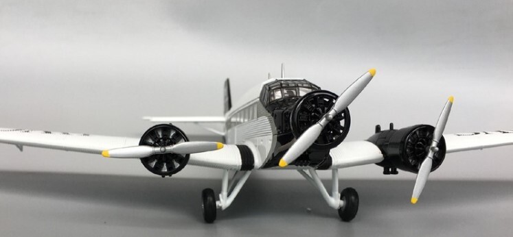 CORGI JUNKERS Ju-52/3mg4e HB-HOS IWC SCHAFFHAUSEN 1/72